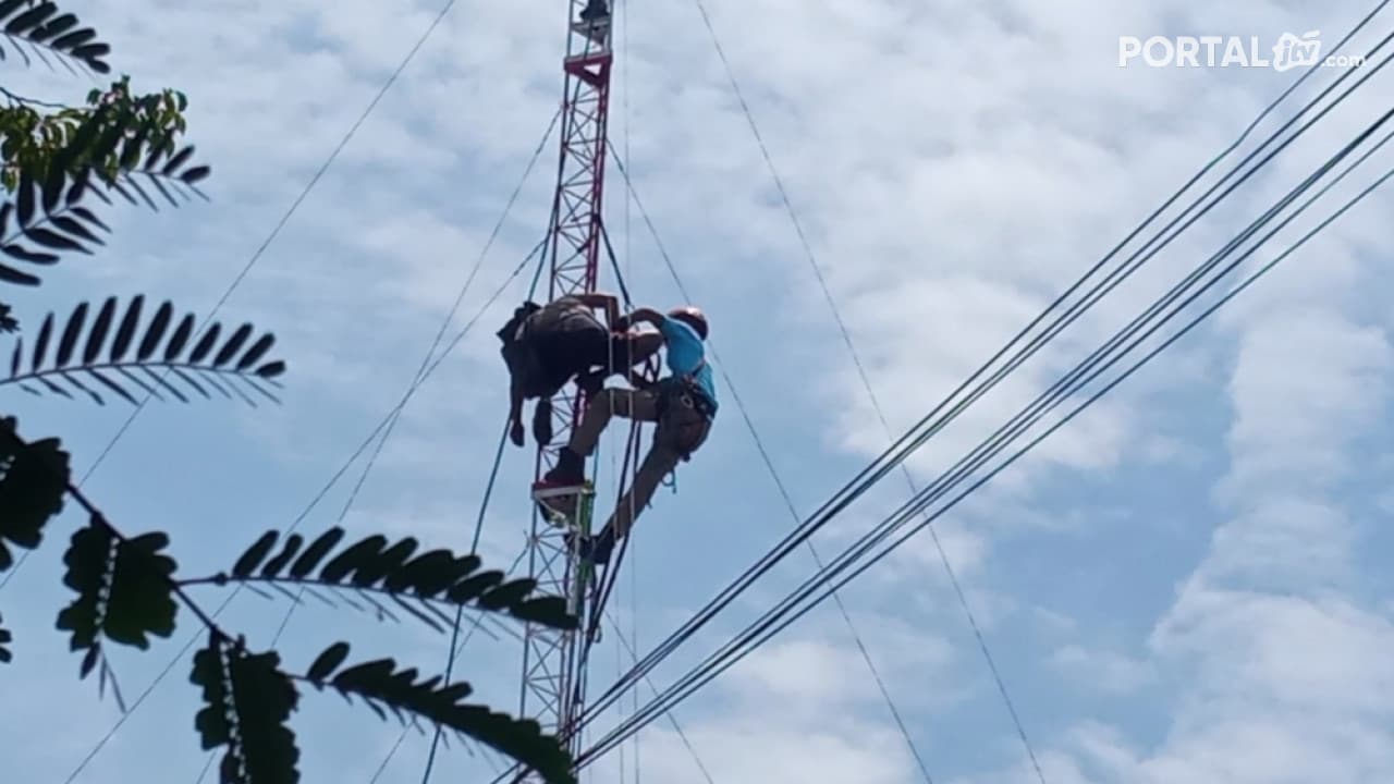 Pekerja Perbaikan Antena Radio Ditemukan Warga  Tewas Tergantung