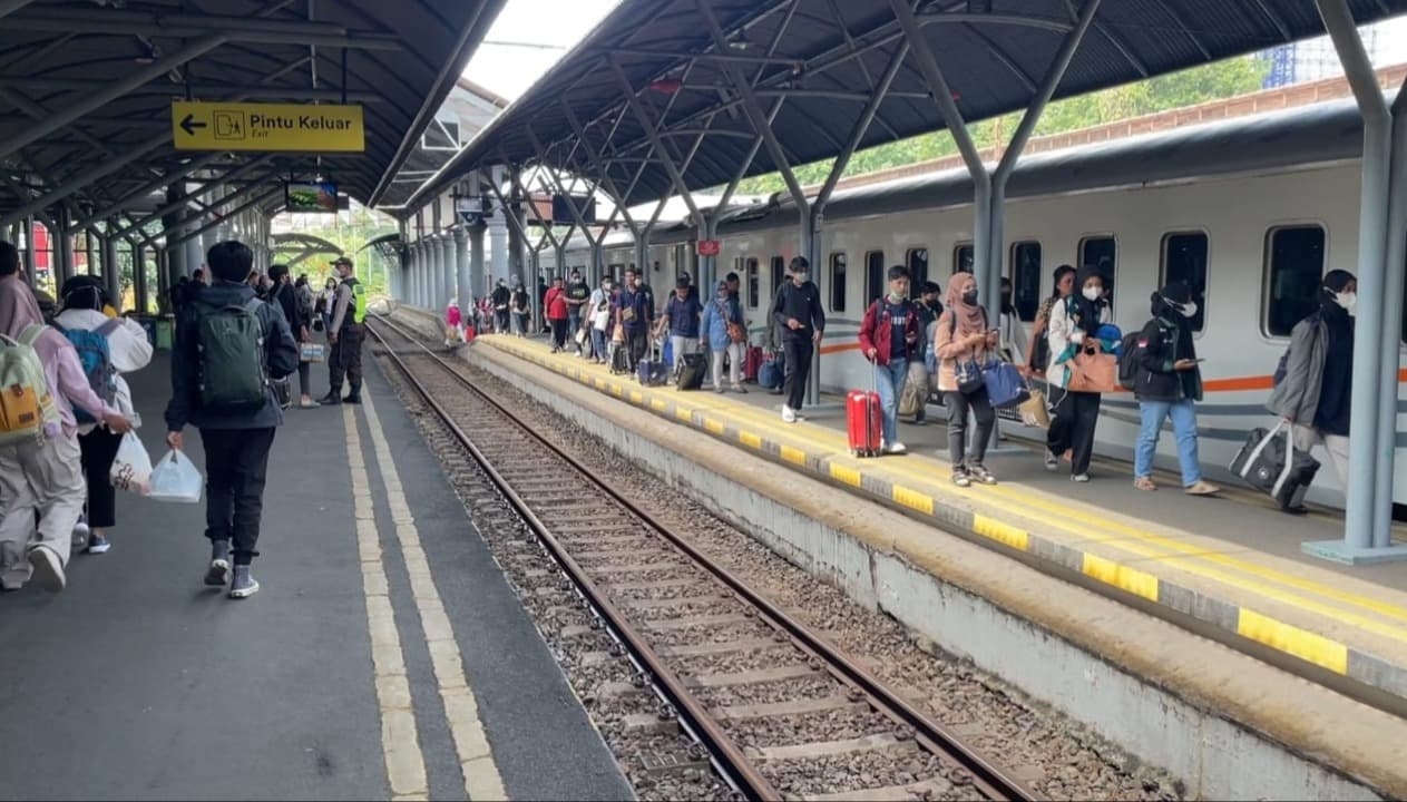 2023, Jumlah Penumpang KA Jarak Jauh Daops 8 Capai 2,5 Juta