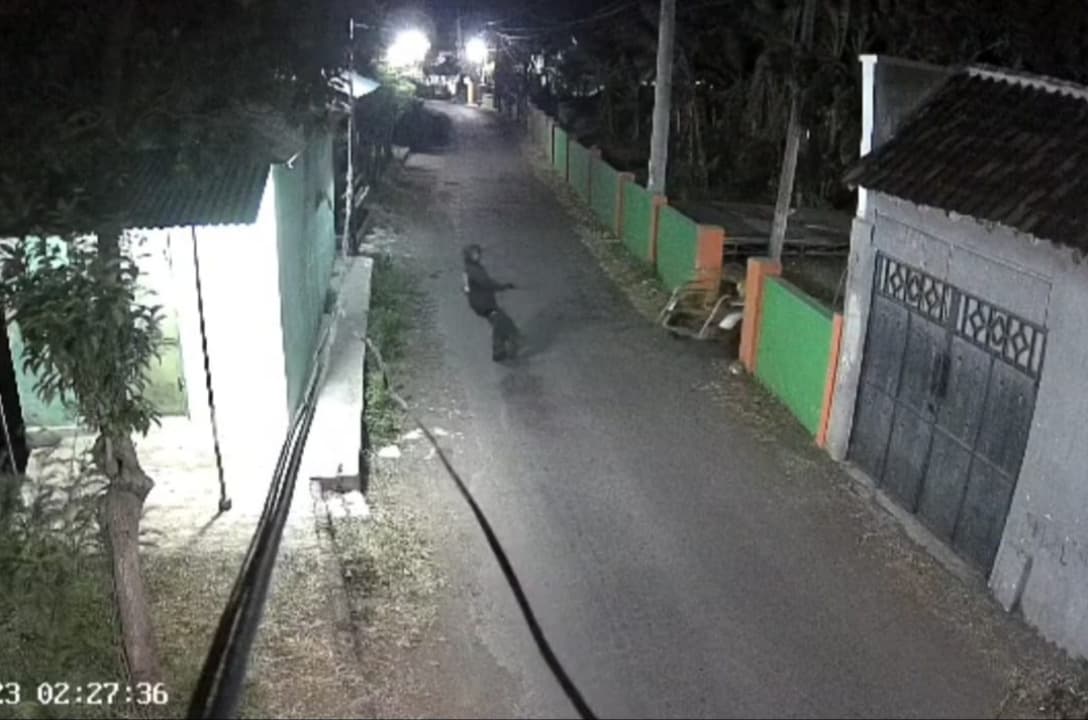 Curi Bentor, Aksi Pelaku Terekam Kamera CCTV