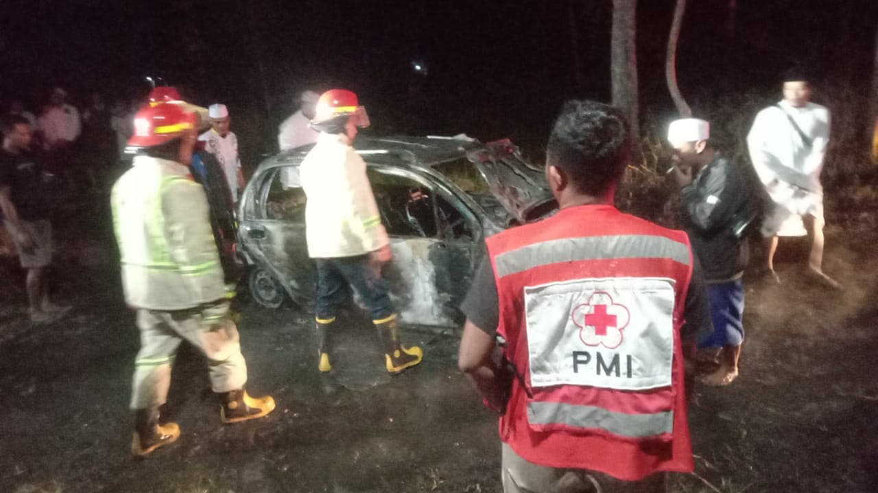 Pulang dari Pengajian, Mobil Hyundai Daewoo Terbakar