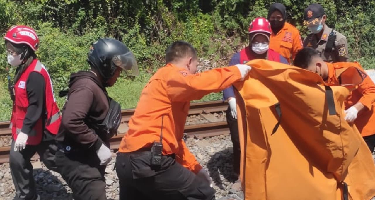 Hendak Memancing, Wanita 60 Tahun Tewas Terserempet Kereta Api
