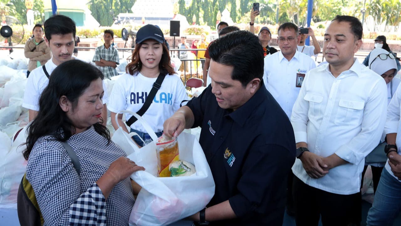 Pasar Murah BUMN Disambut Antusias Warga Surabaya