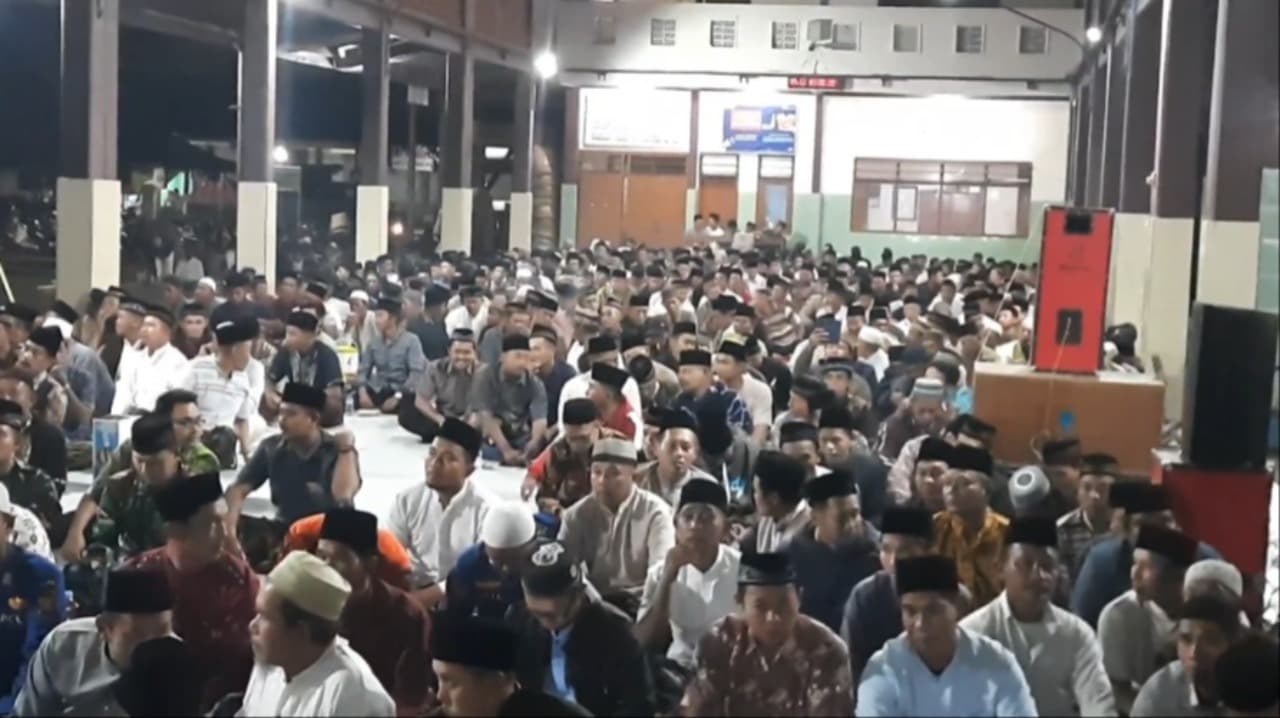 8 Nelayan Hilang, 1000 Nelayan di Trenggalek Gelar Doa Bersama