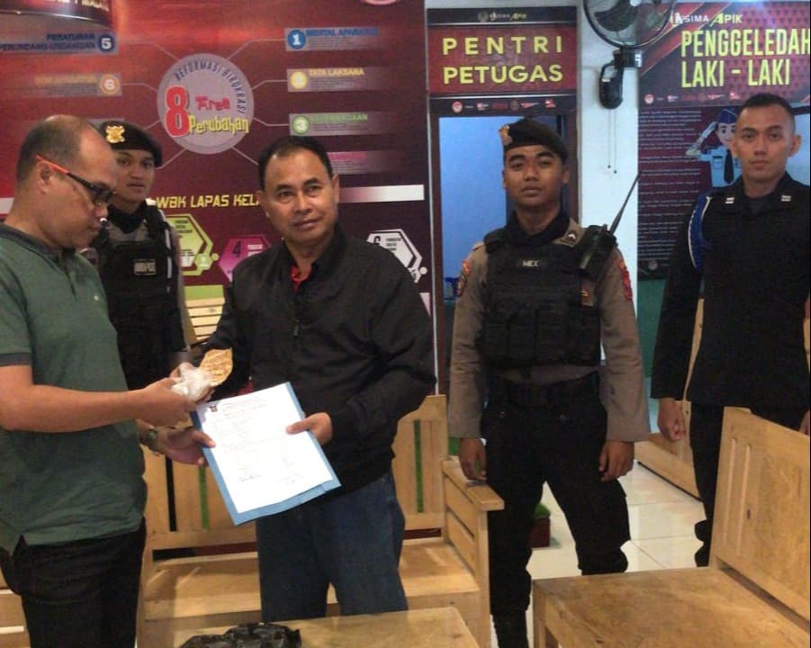 Petugas Lapas Malang Gagalkan Penyelundupan Paket Ganja Melalui Pelemparan