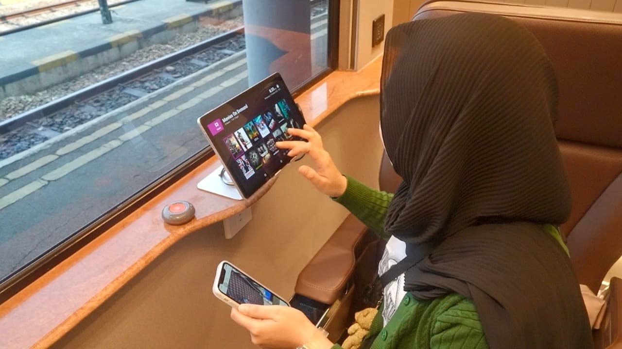 Menengok Kemewahan Kereta Suite Class Compartment yang Dioperasikan KAI Daop 8 Surabaya