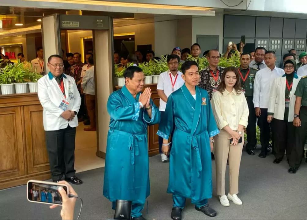 Prabowo - Gibran Jalani Tes Kesehatan di RSPAD Gatot Soebroto