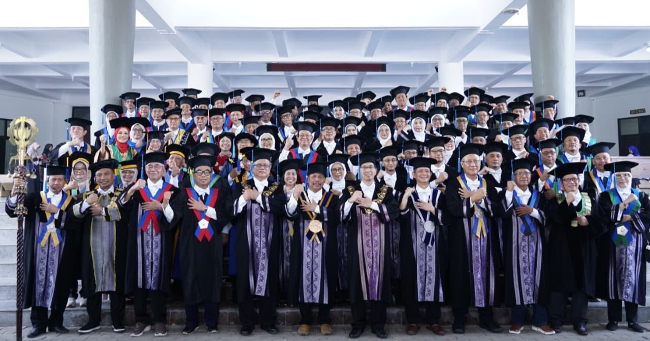 Kukuhkan 27 Profesor Baru Secara Bersamaan, ITS Menuju Kampus Riset dan Inovasi