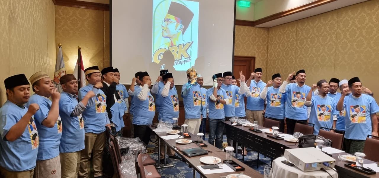 Deklarasi di Surabaya, Relawan Gibran Berkopyah Target Raih 10 Juta Suara