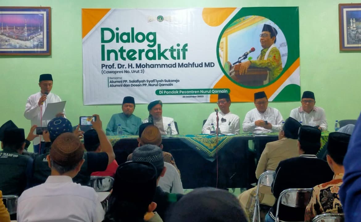Kampanye di Jember, Mahfud MD Ajak Santri Dialog soal Kesejahteraan Guru Ngaji