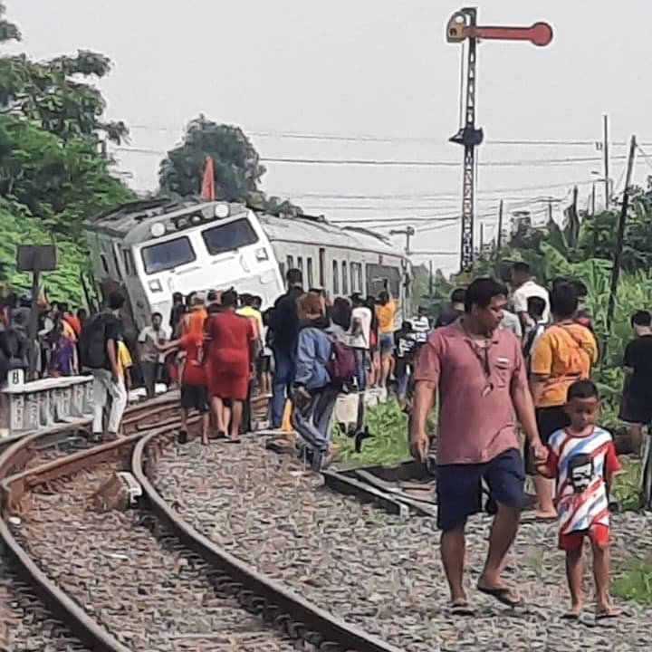 KAI Minta Maaf atas Anjloknya KA Pandalungan di Stasiun Tanggulangin