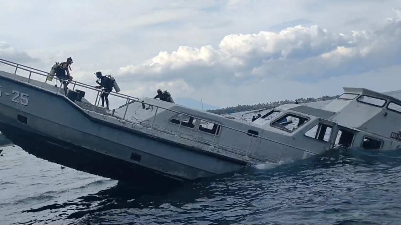 TNI AL Tenggelamkan 3 Kapal di Perairan Banyuwangi