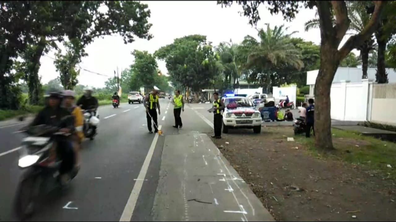 Pemotor Asal Blitar Tewas, Ditabrak Bus di Jalur Selatan Pasuruan