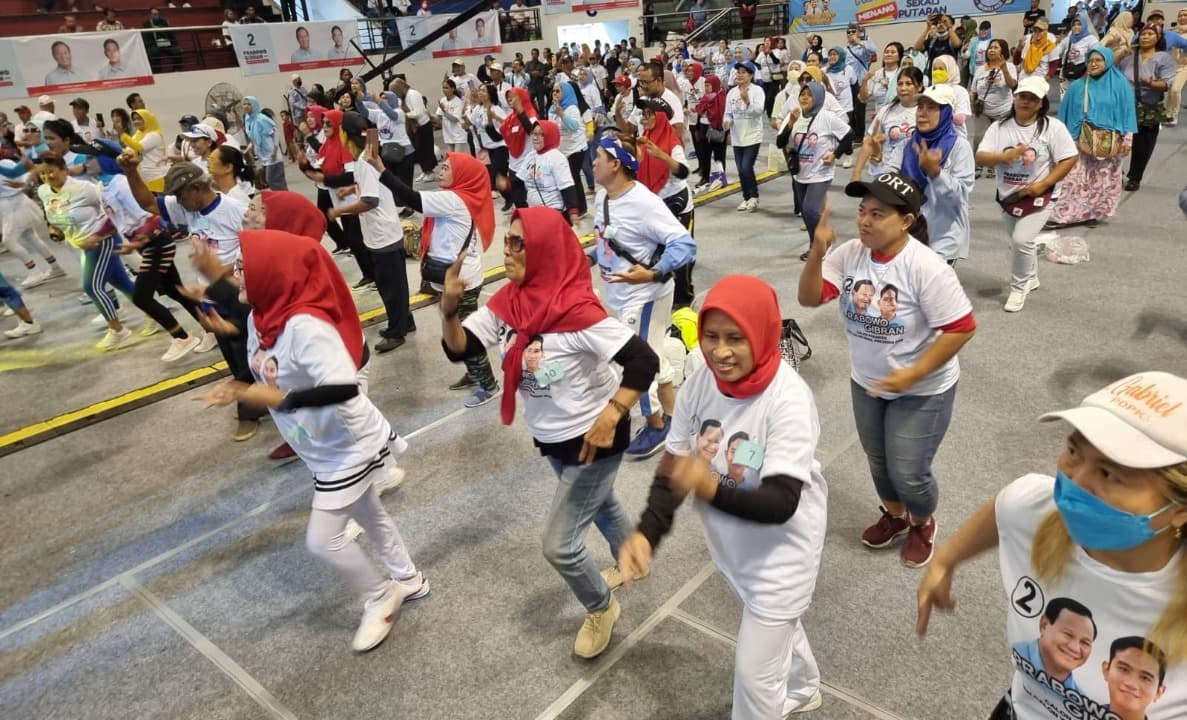Gelar Gebyar Gemoy, Relawan KOM'ITS 08 Ajak Emak-emak Menangkan Prabowo-Gibran