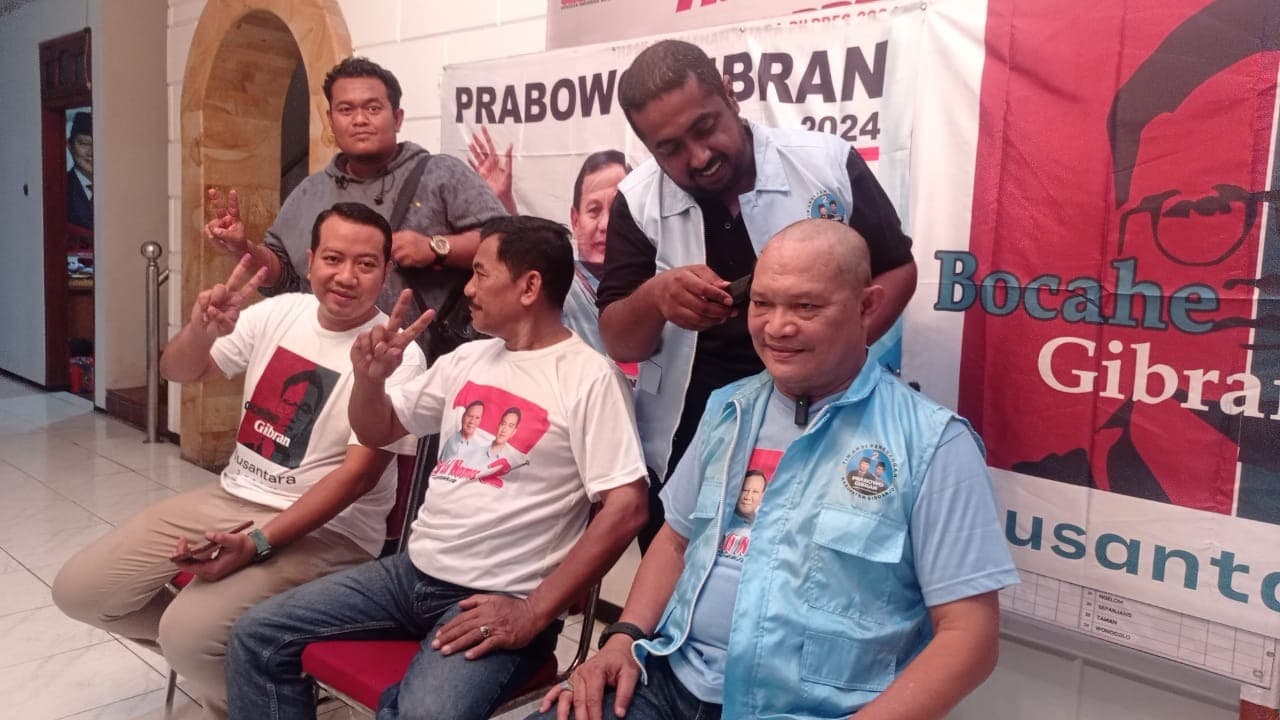 Menang Sekali Putaran, Relawan Bocahe Gibran Nusantara Cukur Gundul