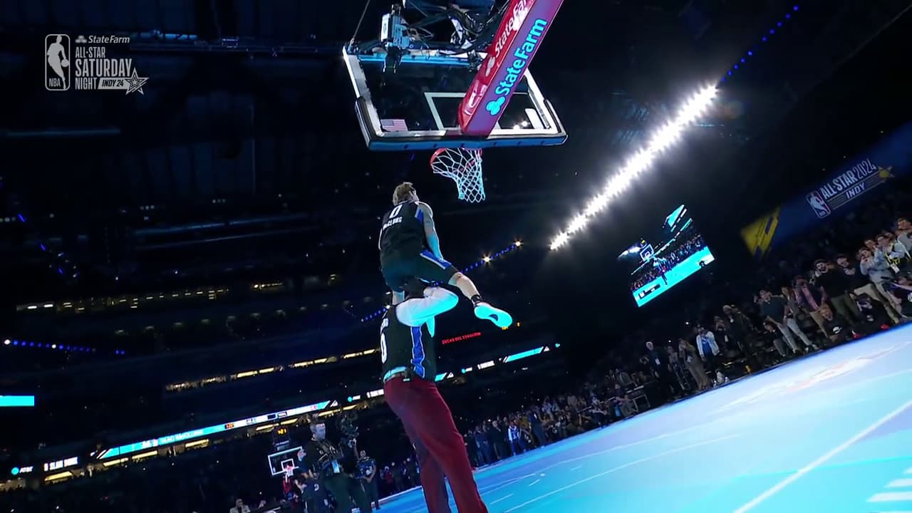 Terbang di Atas O’Neal, McClung Juara Slam Dunk NBA