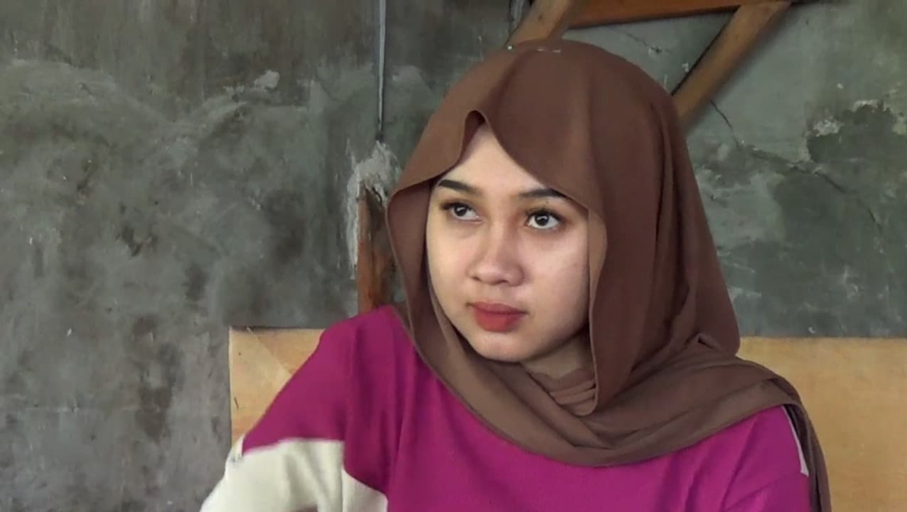 Viral di Medsos, Penjual Rujak Asal Sampang Punya Paras Cantik