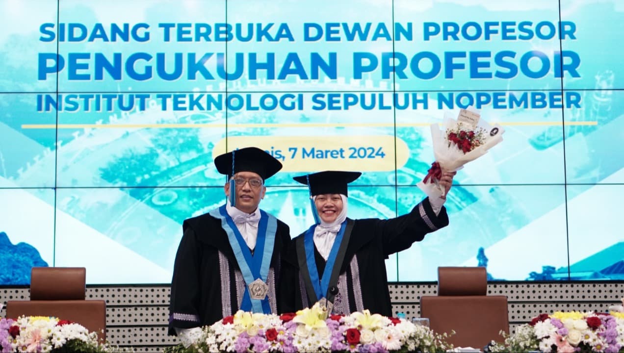 Kompak, Pasutri Dikukuhkan Profesor Bersama di ITS