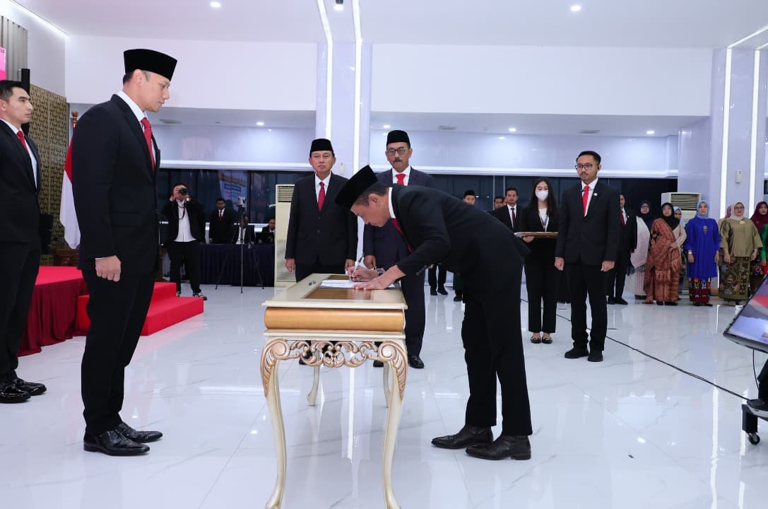 Lantik 3 JPT Madya, Menteri ATR/Kepala BPN Tekankan Integritas demi Pelayanan Publik Bidang Pertanahan dan Tata Ruang