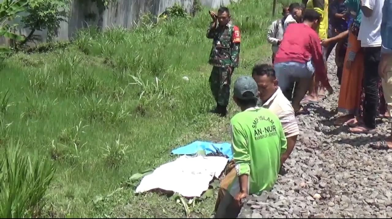 Usai Beli Tiket Bus, Dua Remaja Tertabrak KA Sri Tanjung di Jember