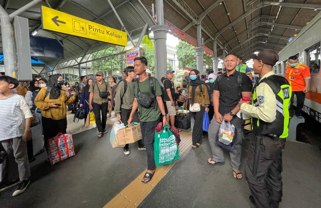 Dua Hari Jelang Lebaran, Okupansi Penumpang KAI Daop 8 Surabaya Masih Diatas 24 Ribu