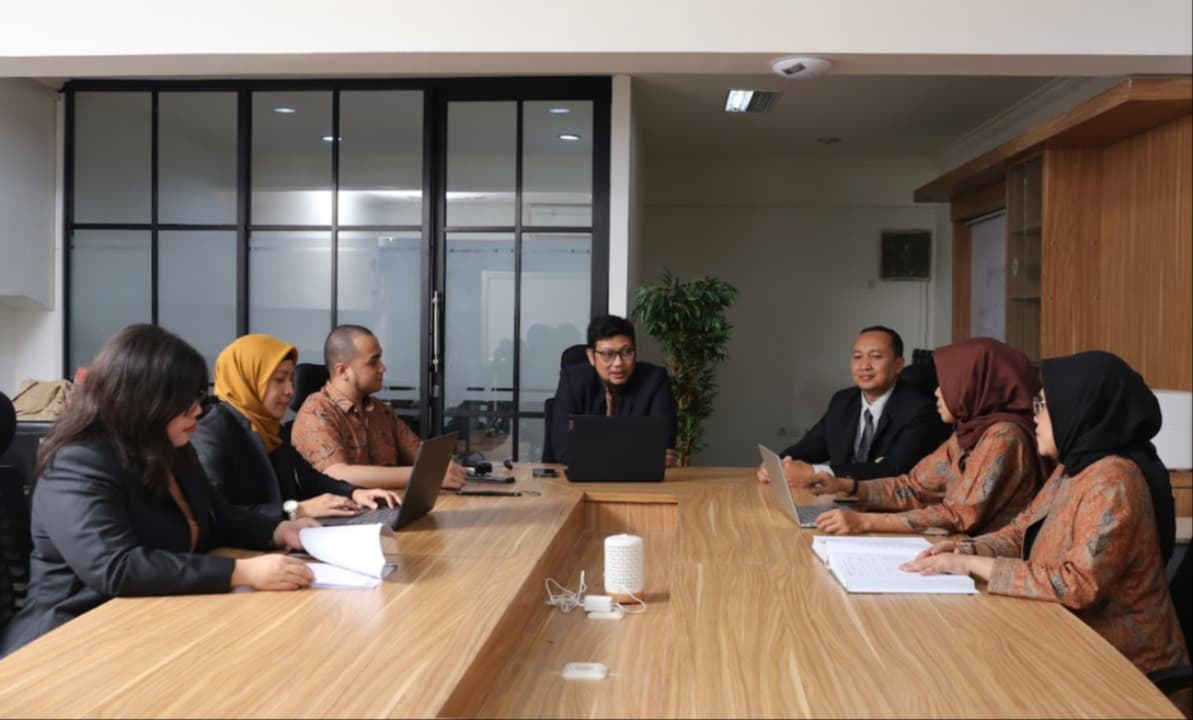 Dosen dan Mahasiswa Manajemen FEB Unair Tingkatkan Inovasi Aplikasi