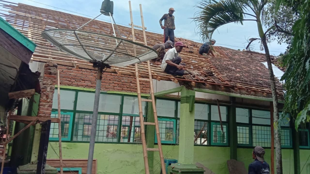 Pemprov Jatim Mulai Perbaiki 331 Fasum Terdampak Gempa Bumi di Pulau Bawean