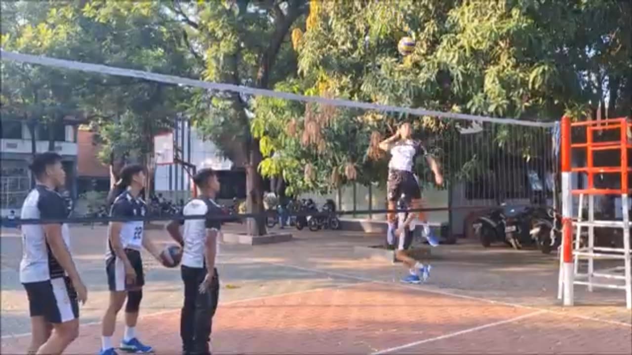 Jelang Voliga, Tim SMAN 2 Kota Mojokerto Genjot Latihan Fisik dan Siapkan Suporter untuk Sabet Juara