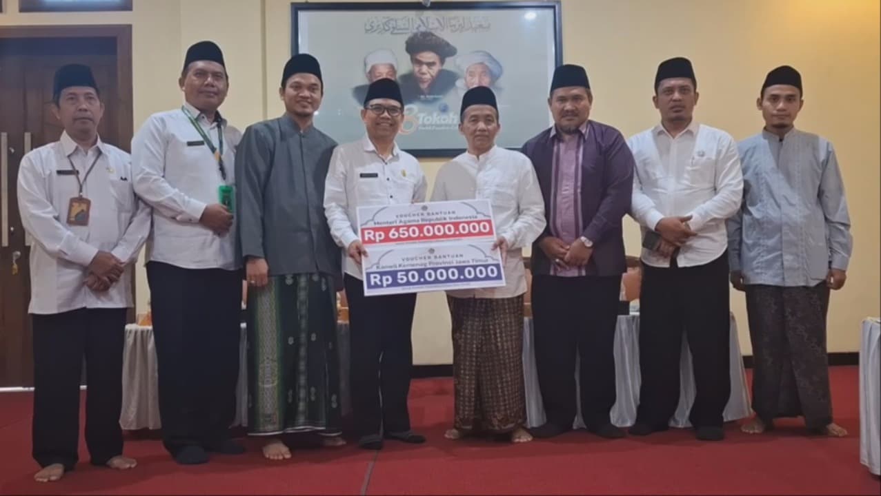 Kementrian Agama Salurkan Bantuan Untuk Rumah Di Ponpes Lirboyo Kediri Yang Terbakar