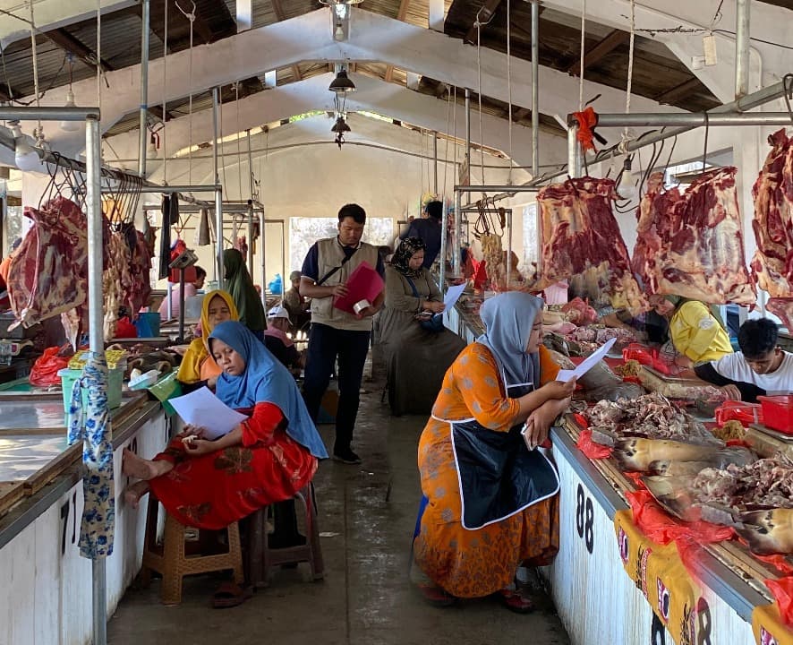 RPH Surabaya Sosialisasi Larang Jual Daging Sapi Gelongongan di Pasar Arimbi