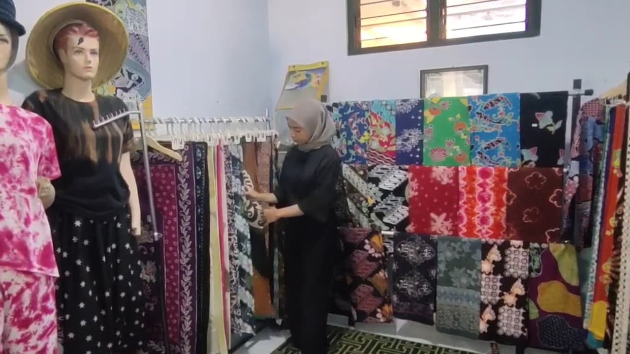 Mahasiswi UB Sukses Tekuni Bisnis Batik Hingga Tembus Pasar Internasional