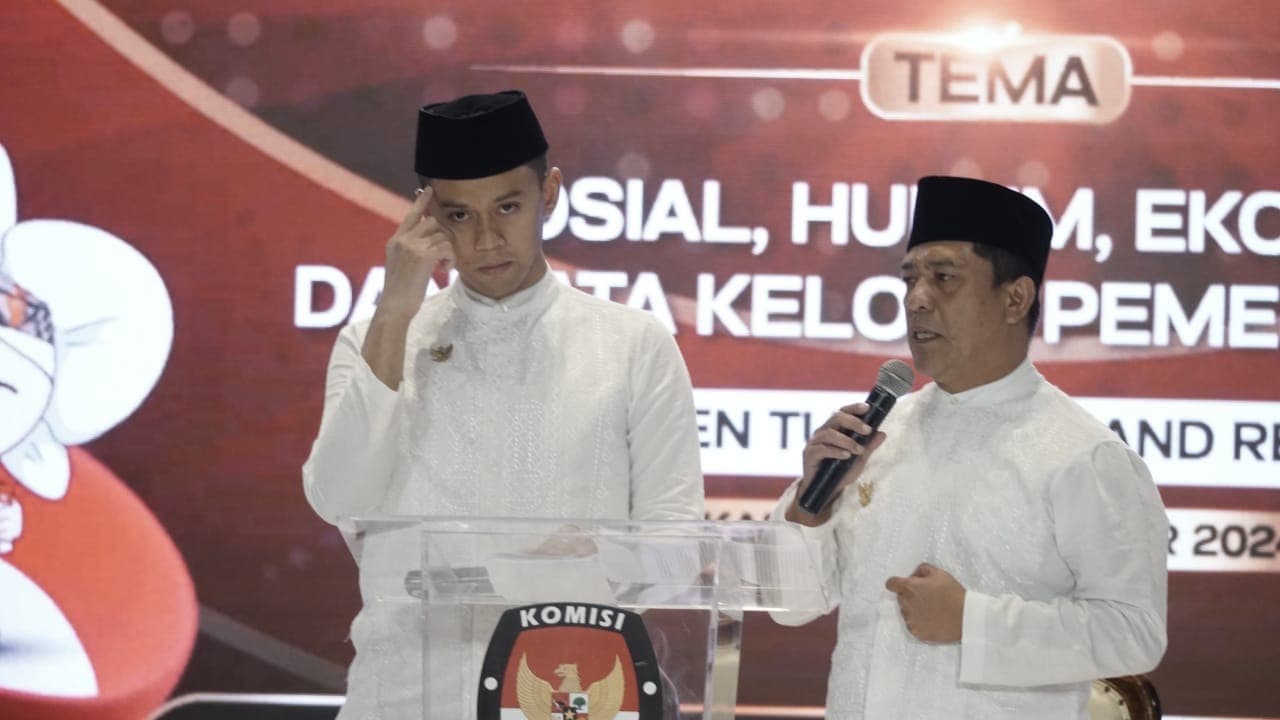 Debat Pamungkas Pilkada Batu, Gumelar-Rudi Gunakan Pin Garuda, Ini Artinya