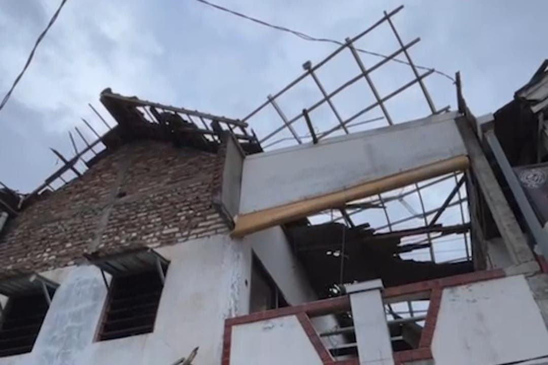 Rumah Warga di Manyar Sabrangan Hancur Disapu Angin Puting Beliung