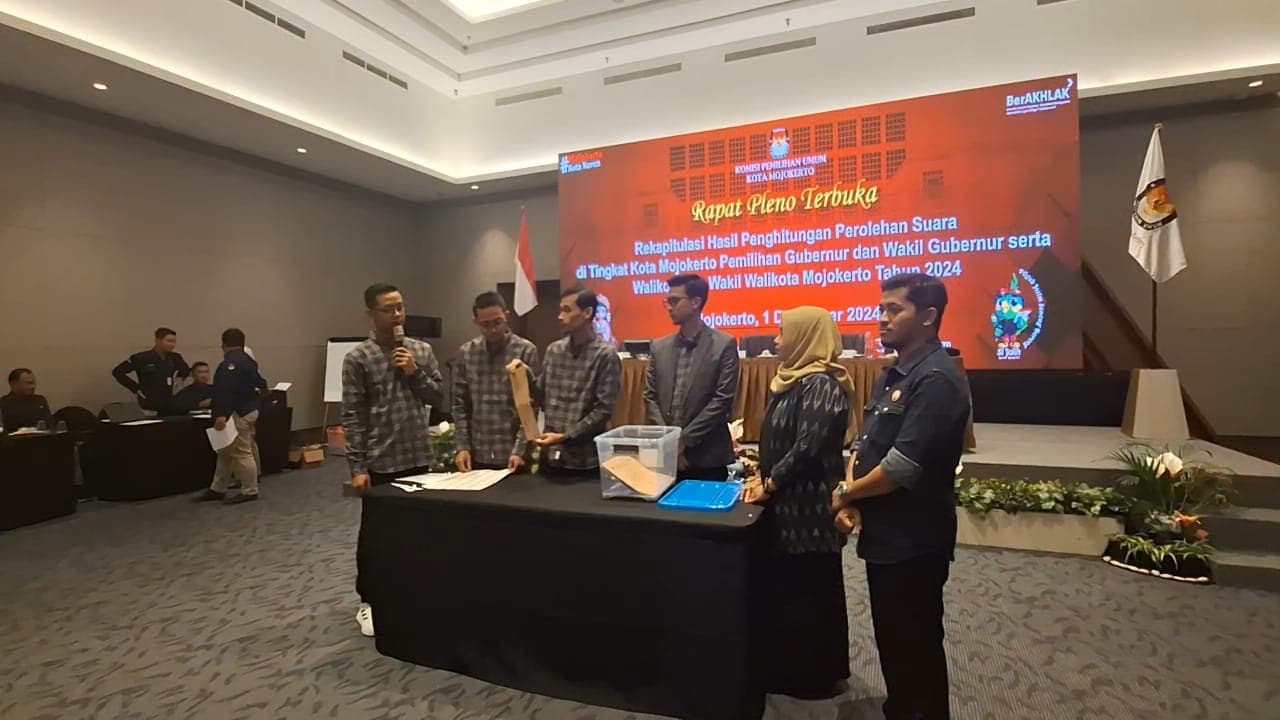 Hanya Selisih 5.178 Suara, Ning Ita-Cak Sandi Unggul di Pilwali Kota Mojokerto