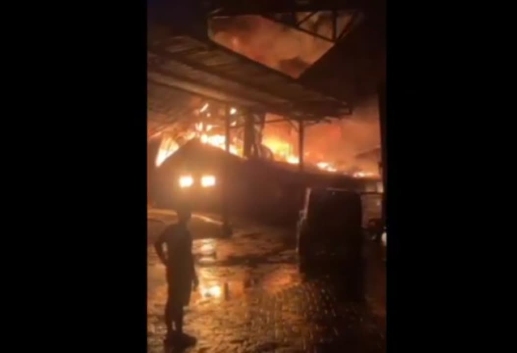 Gudang Pabrik Pengolahan Beras dan Telur di Jember Hangus Terbakar