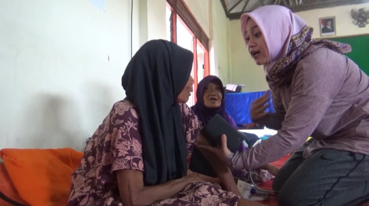 Pengungsi Banjir di Jombang Mulai Diserang Penyakit Gatal, Anak-anak Alami Demam