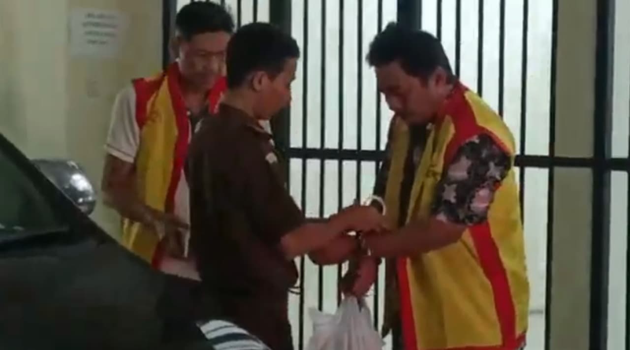 Dua Oknum Mengaku Wartawan Ditangkap Kejari Bojonegoro Terkait Kasus Pemerasan