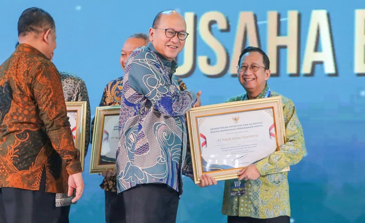 Dukung Pertumbuhan UMKM, PT Tjiwi Kimia Raih Penghargaan dari Kementerian Investasi