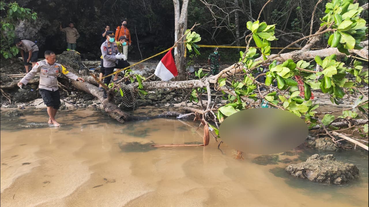 Mayat Membusuk Tanpa Identitas Ditemukan di Pesisir Pantai Plengkung Banyuwangi