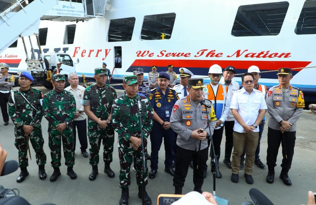 Kapolri dan Panglima TNi Apresiasi Posko Terpadu Nataru di Pelabuhan Tanjung Perak