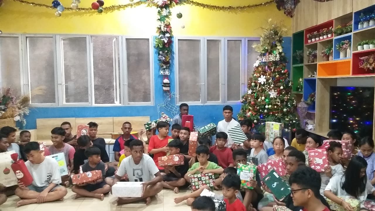 Hadiah Malaikat Kertas JTV Telah Sampai di Panti Asuhan Agape dan Rumah Sejati