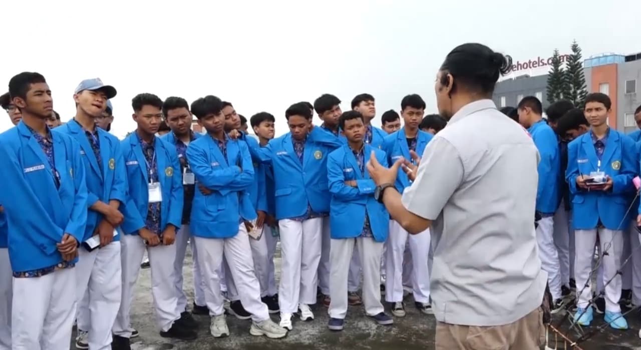 SMK Wachid Hasyim 2 Surabaya Kunjungi Kantor Biro JTV Malang