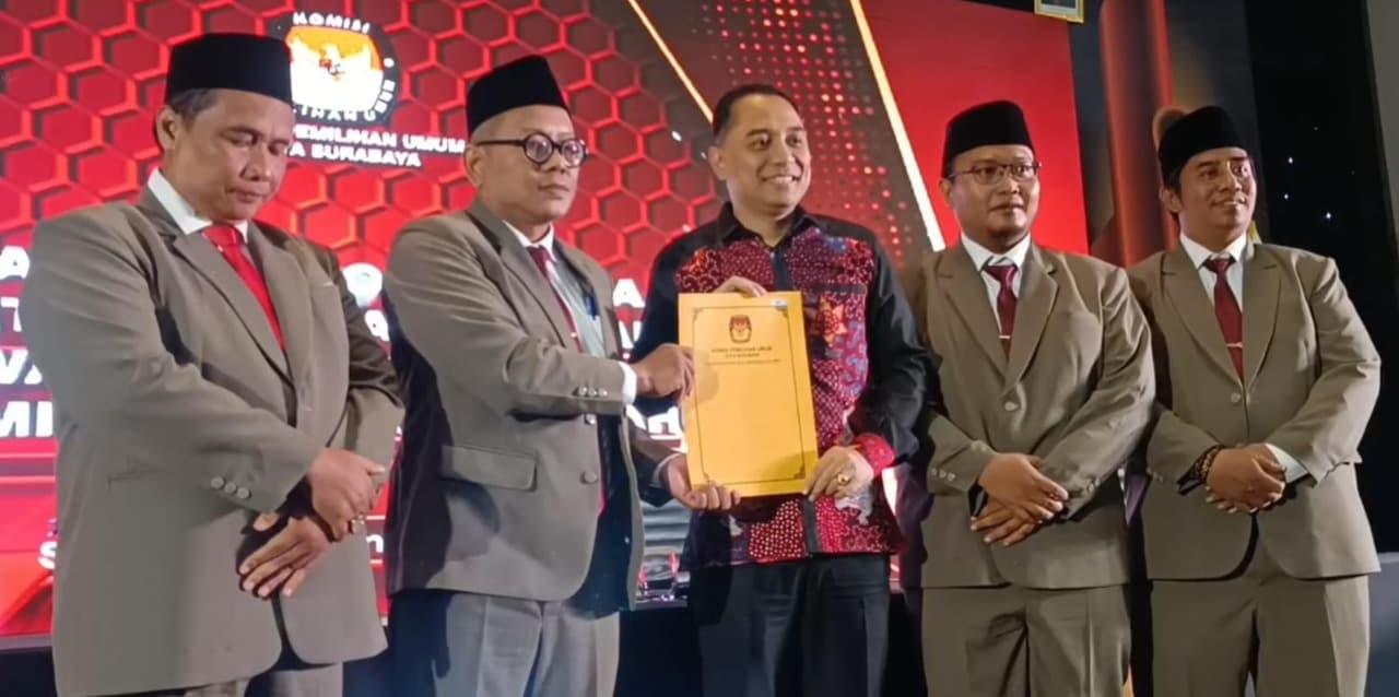 Eri Cahyadi-Armuji Resmi Pimpin Surabaya Periode 2025-2030