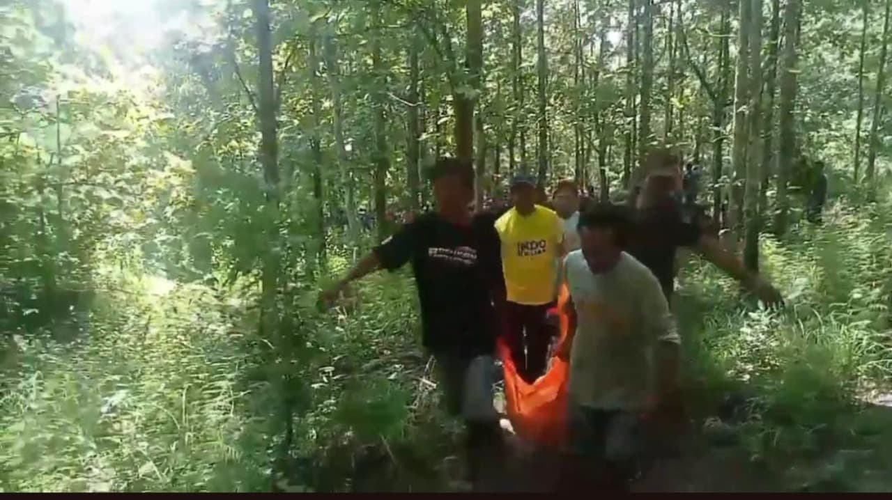 Mayat Pria Ditemukan di Tengah Hutan Jombang, Diduga Korban Pembunuhan