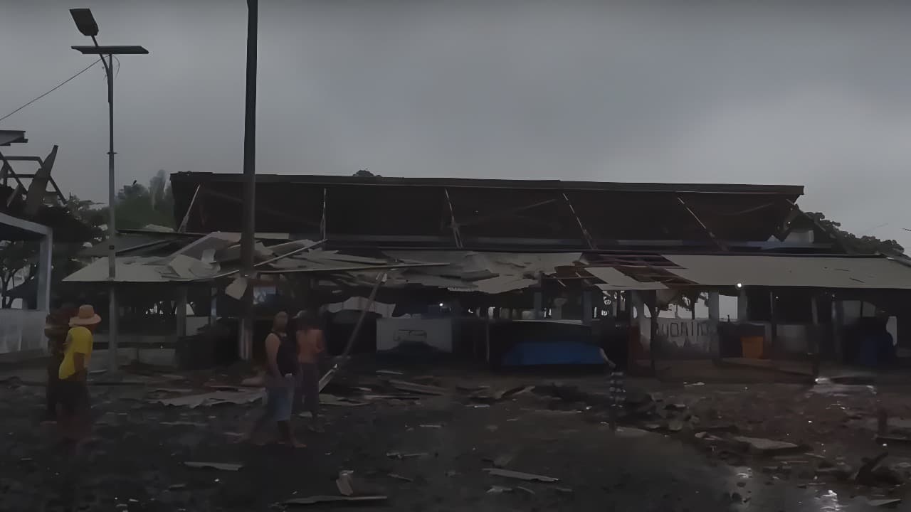 58 Bangunan Rusak Terdampak Angin Puting Beliung di Pasuruan