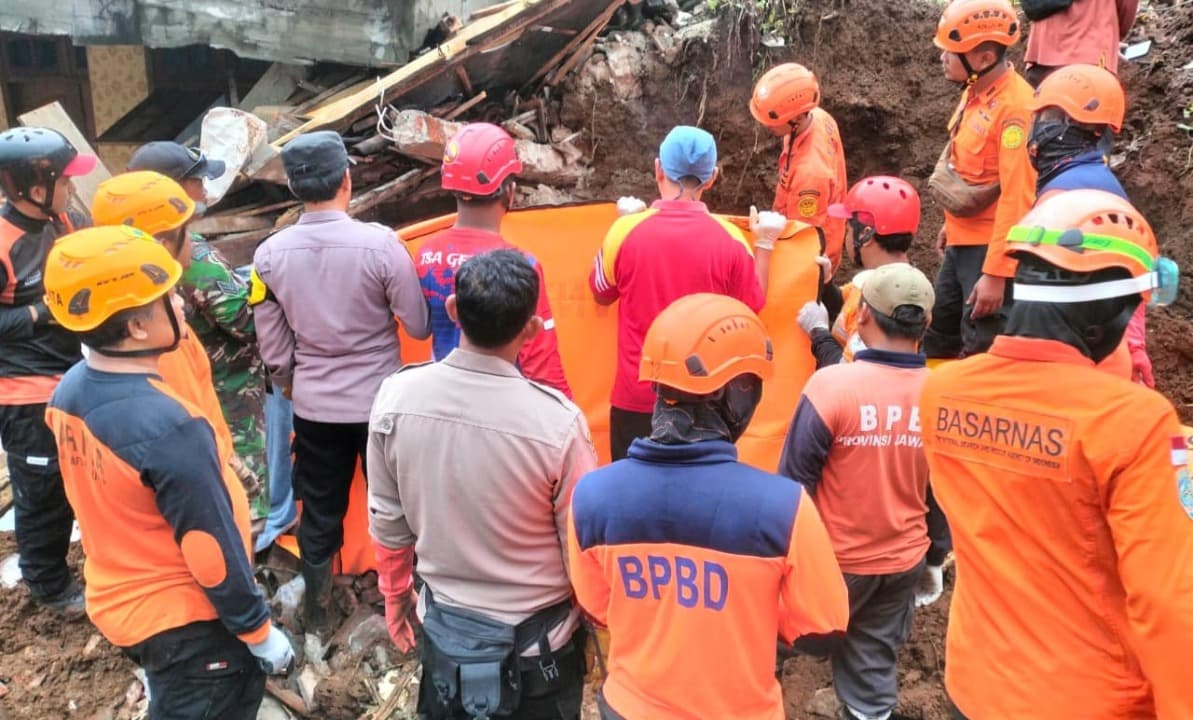 Satu Keluarga Korban Longsor Jombang Ditemukan, Operasi Pencarian Dihentikan