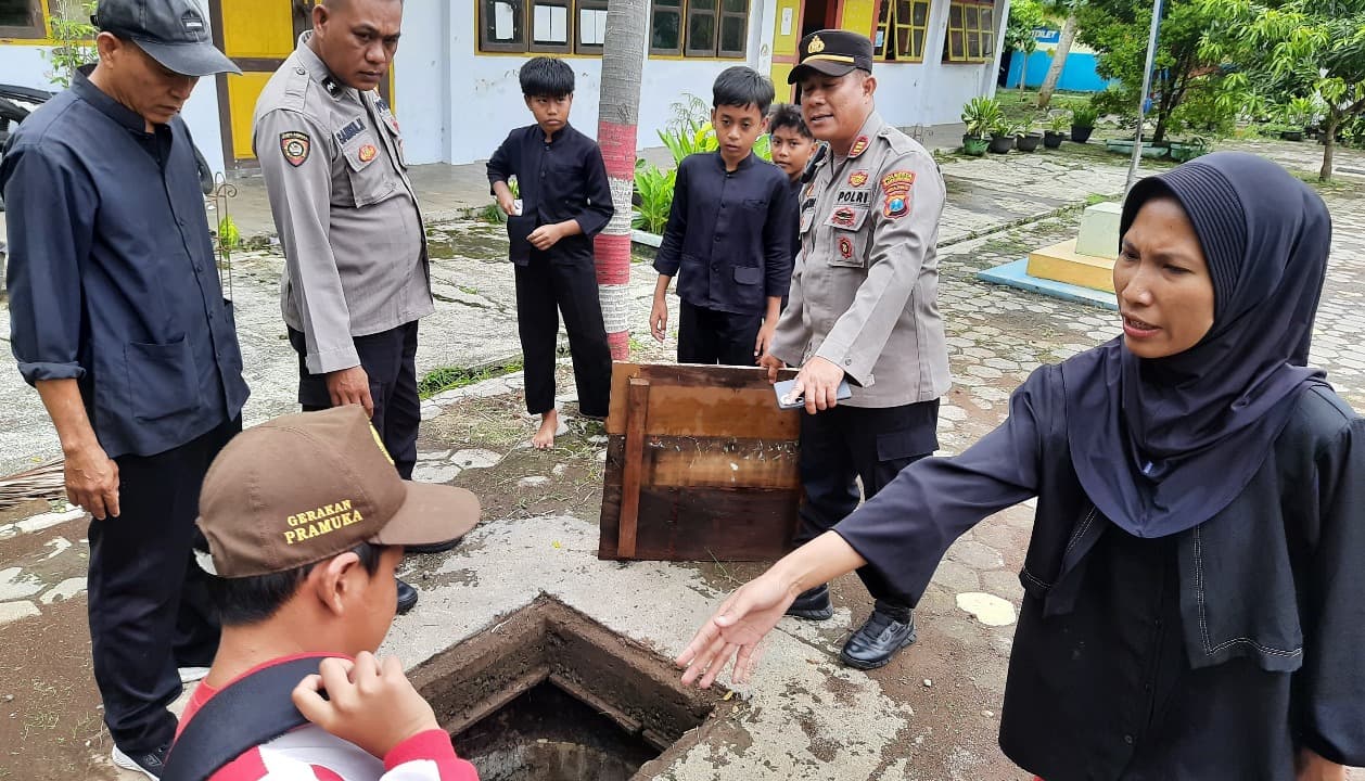 Saat Libur Panjang, Besi Penutup Sumur Resapan Sekolah SD di Banyuwangi Raib
