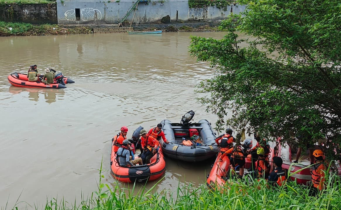 Pencarian Hari Kedua Pria Tenggelam di Rolak Jagir Diperluas Hingga 10 Kilometer