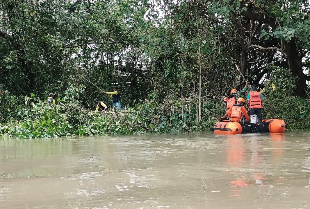 Atasi Banjir di Candi Sidoarjo, Pemprov Jatim Bersihkan Sungai Bahgepuk