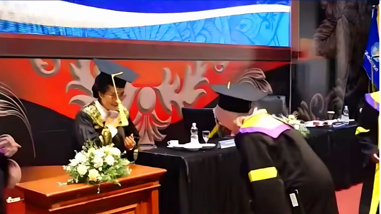 Luluskan 1.162 Wisudawan, Bukti UT adalah Solusi Ditengah Keterbatasan