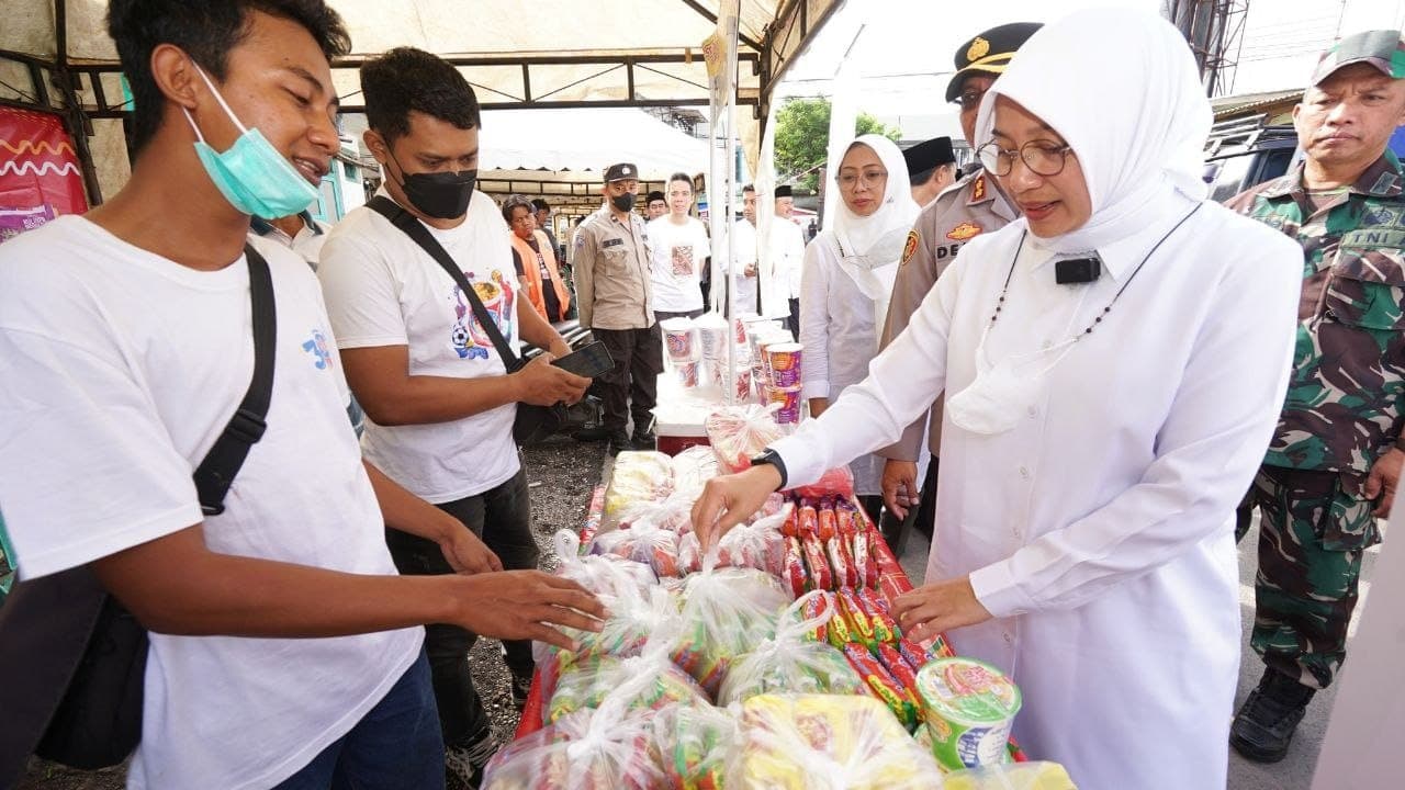 Bupati Ipuk Minta Terus Pantau Stabilitas Harga Bahan Pokok